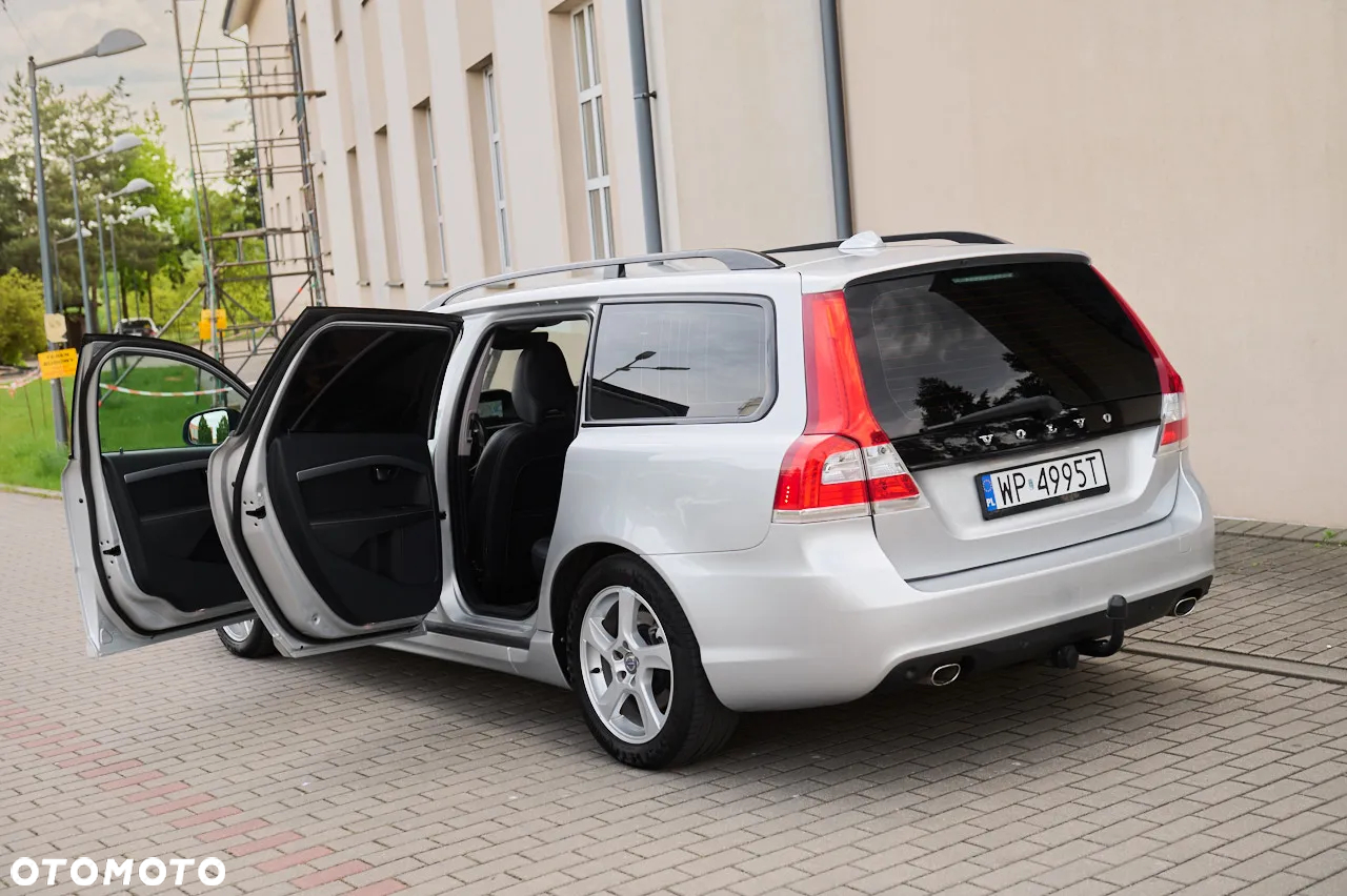 Volvo V70 D4 Black Edition - 12