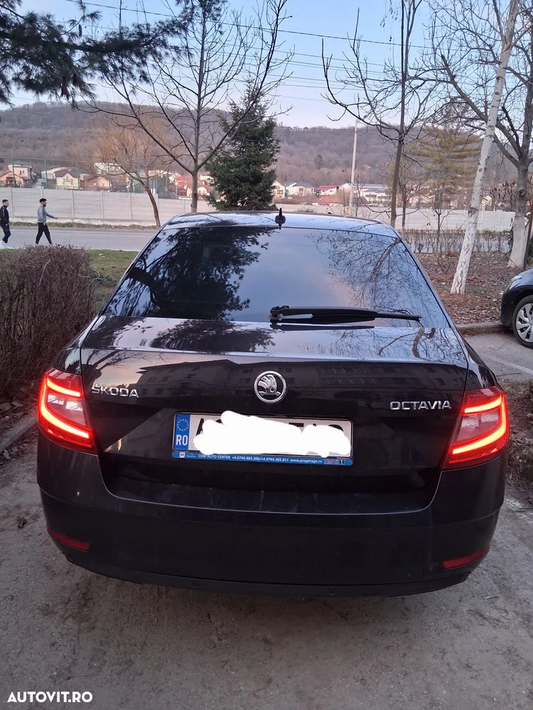 Skoda Octavia 2.0 TDI DSG Style - 7