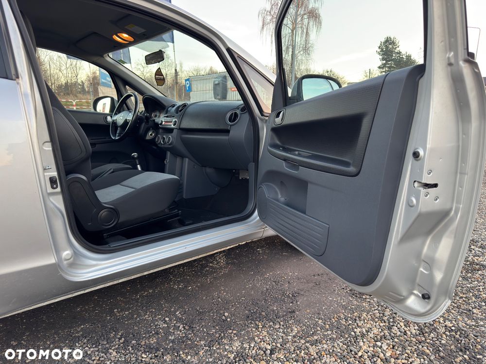 Mitsubishi Colt - 17