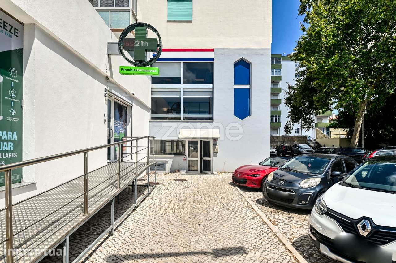 Loja/Serviços 173m2, localização Premium em Carcavelos - Grande imagem: 2/25