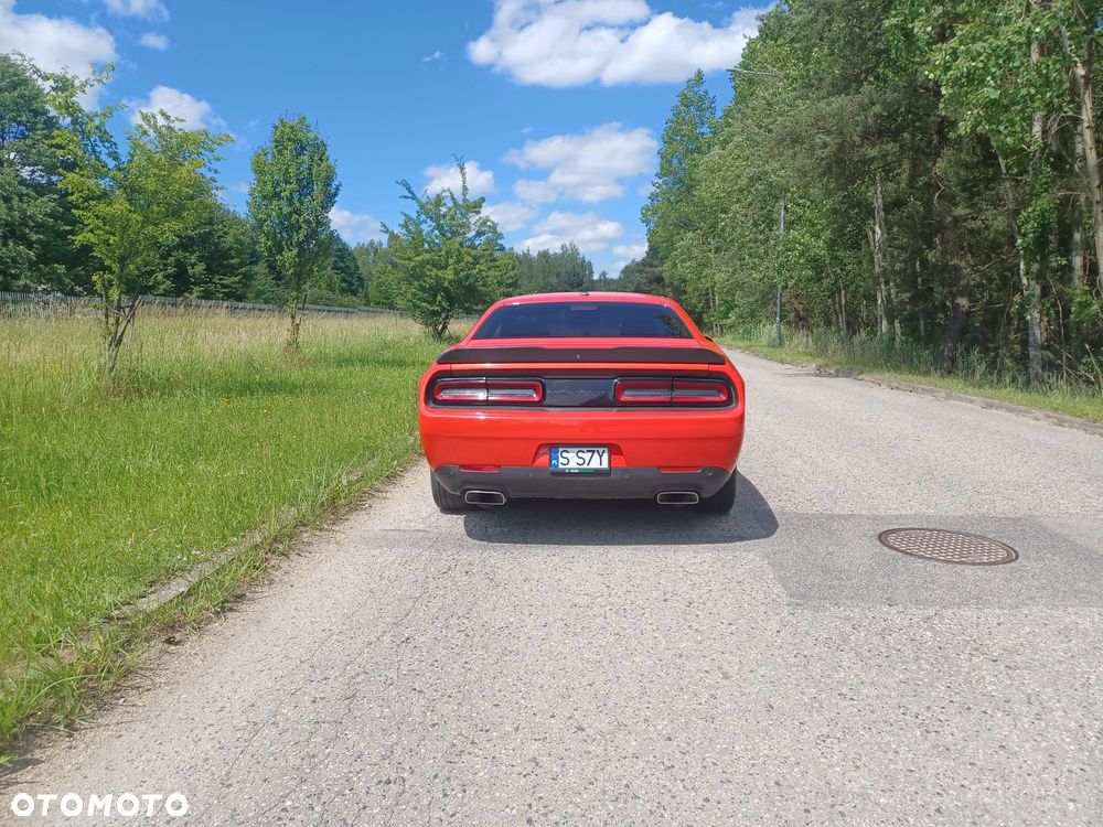 Dodge Challenger 5.7 R/T - 10