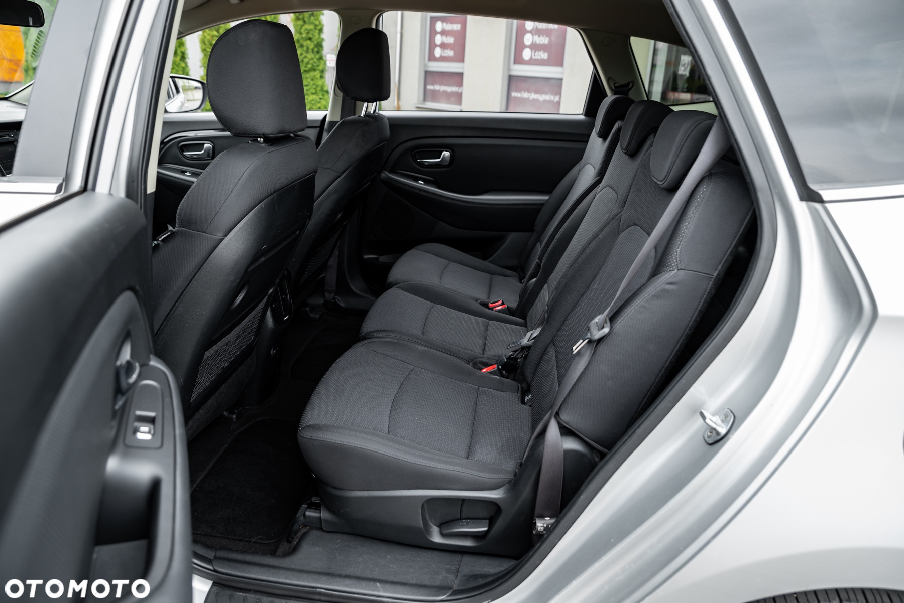 Kia Carens 1.7 CRDi L - 7