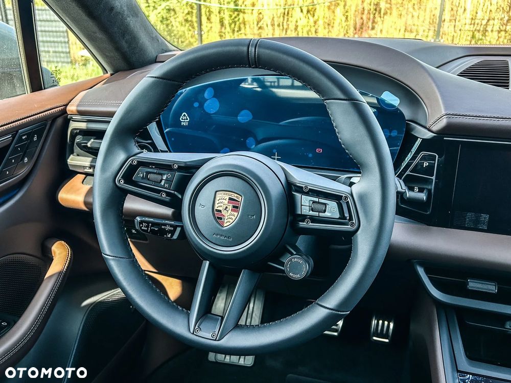 Porsche Macan - 16