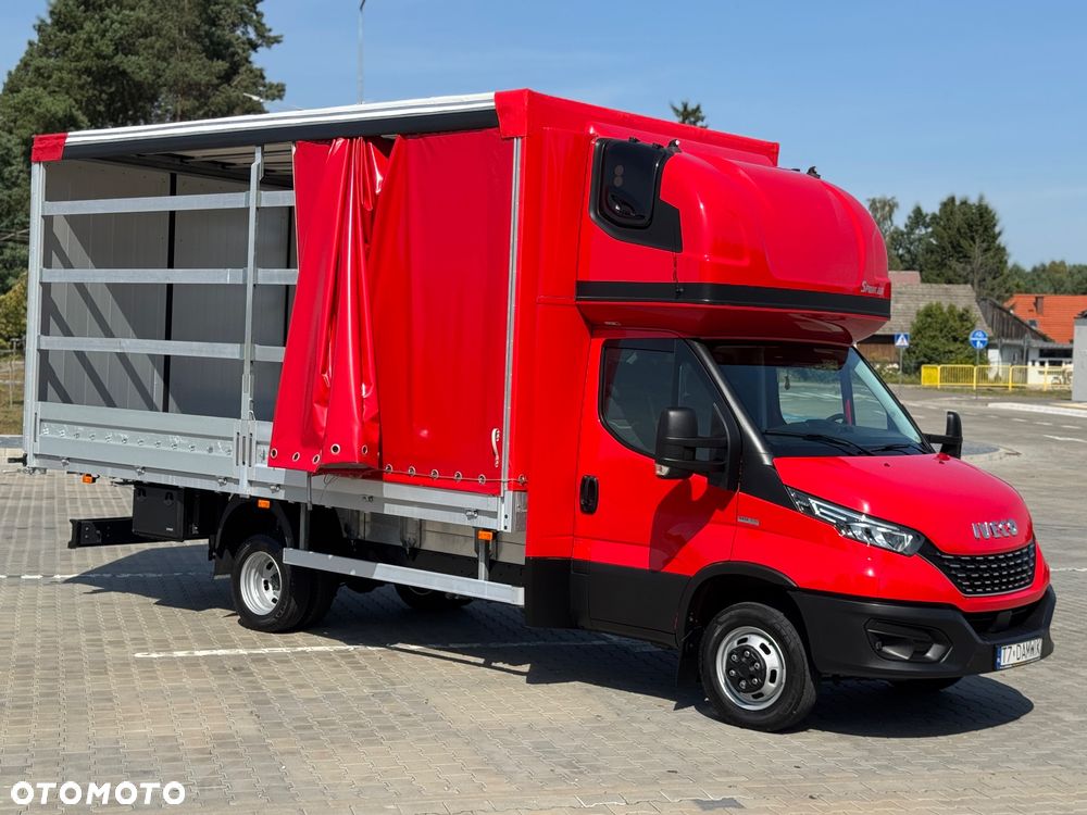 Iveco Daily 2022r‼️50C18‼️3.0 Plandeka 12 Palet 2x Firanka‼️Wysokość rampowa Full LED na bliźniaku Salon Polska Poduszki Pneumatyczne 5,12x2,5x2,35 z tyłu drzwi Spojkar 3.5T - 17