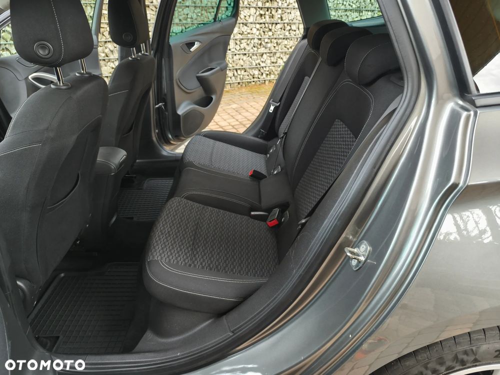 Opel Astra 1.6 CDTI Sport - 25