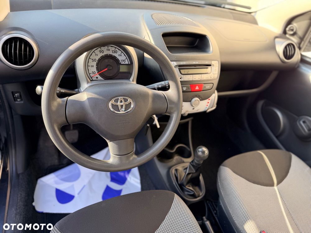 Toyota Aygo x-play - 9