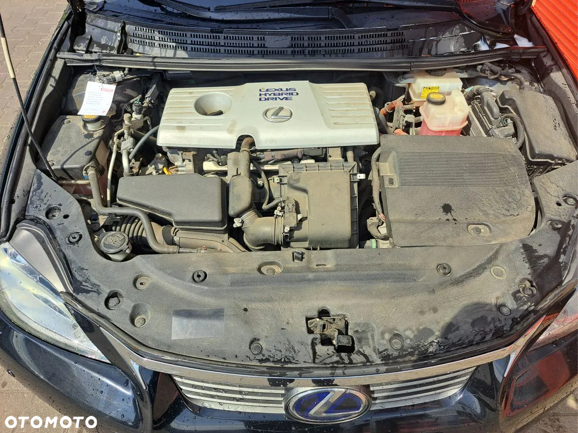 Lexus CT - 3