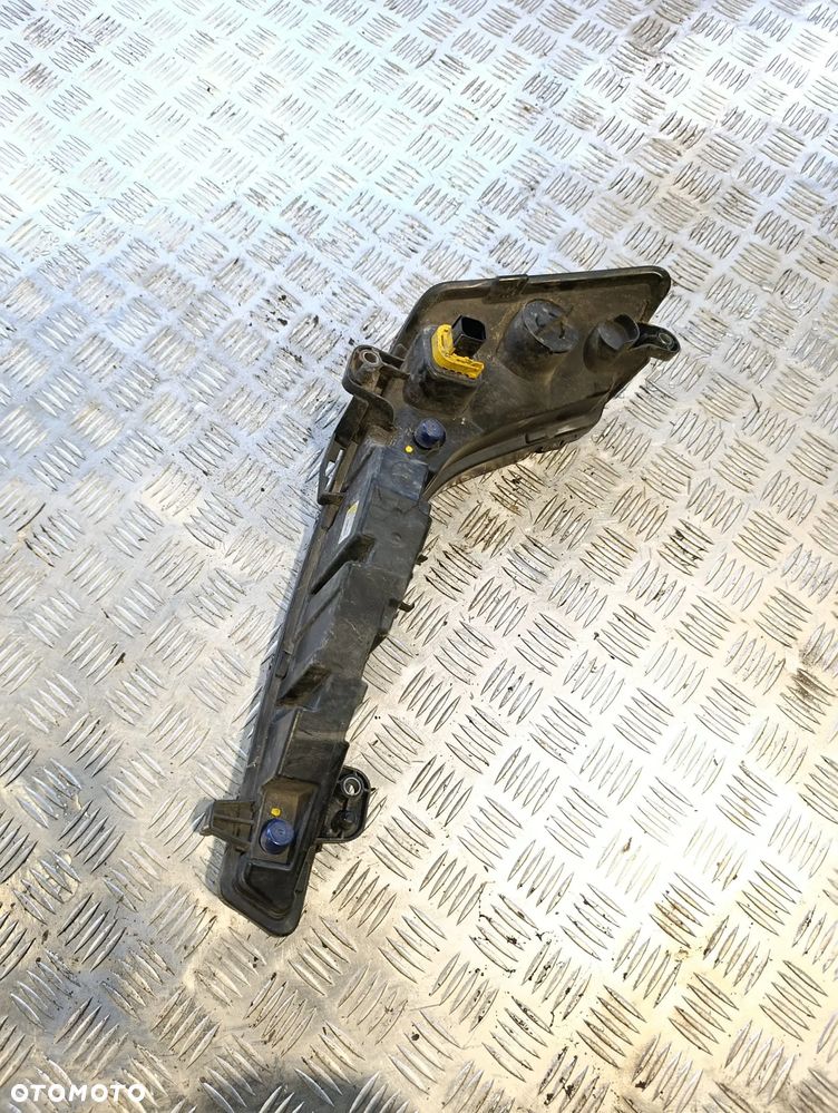 KIERUNKOWSKAZ LAMPA RENAULT GAMA D 82926481 - 2