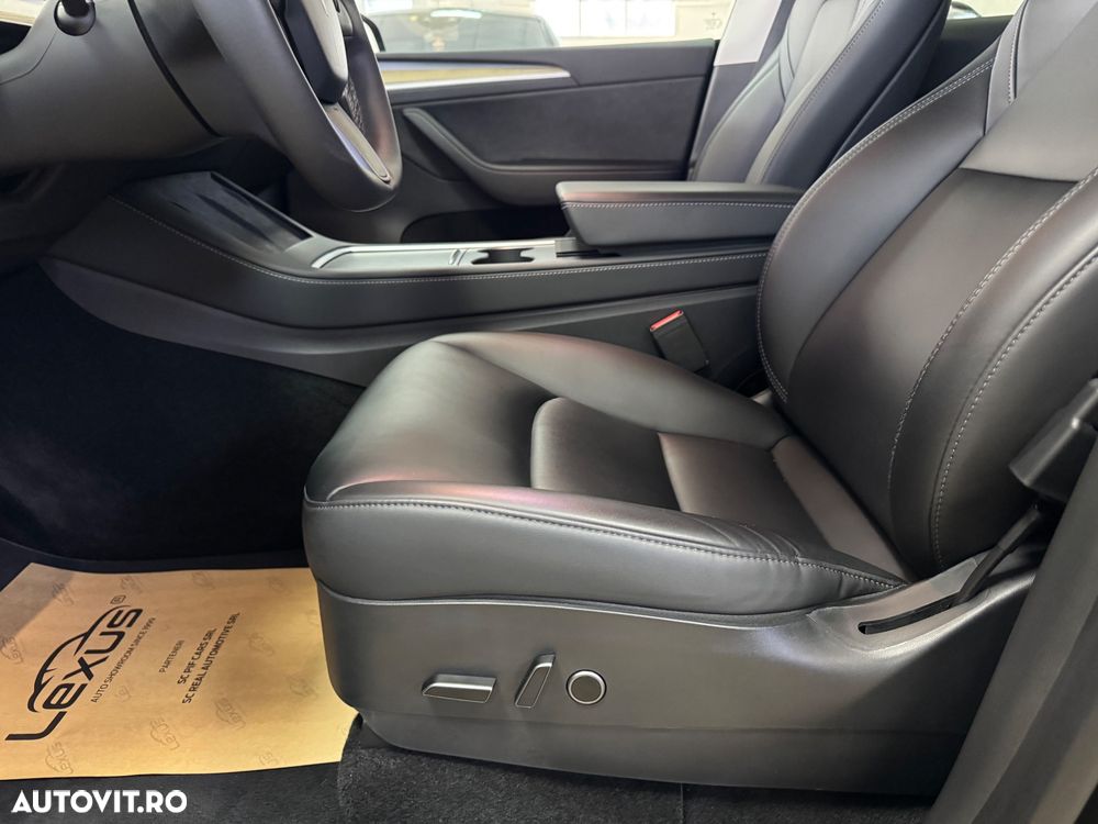 Tesla Model Y - 22