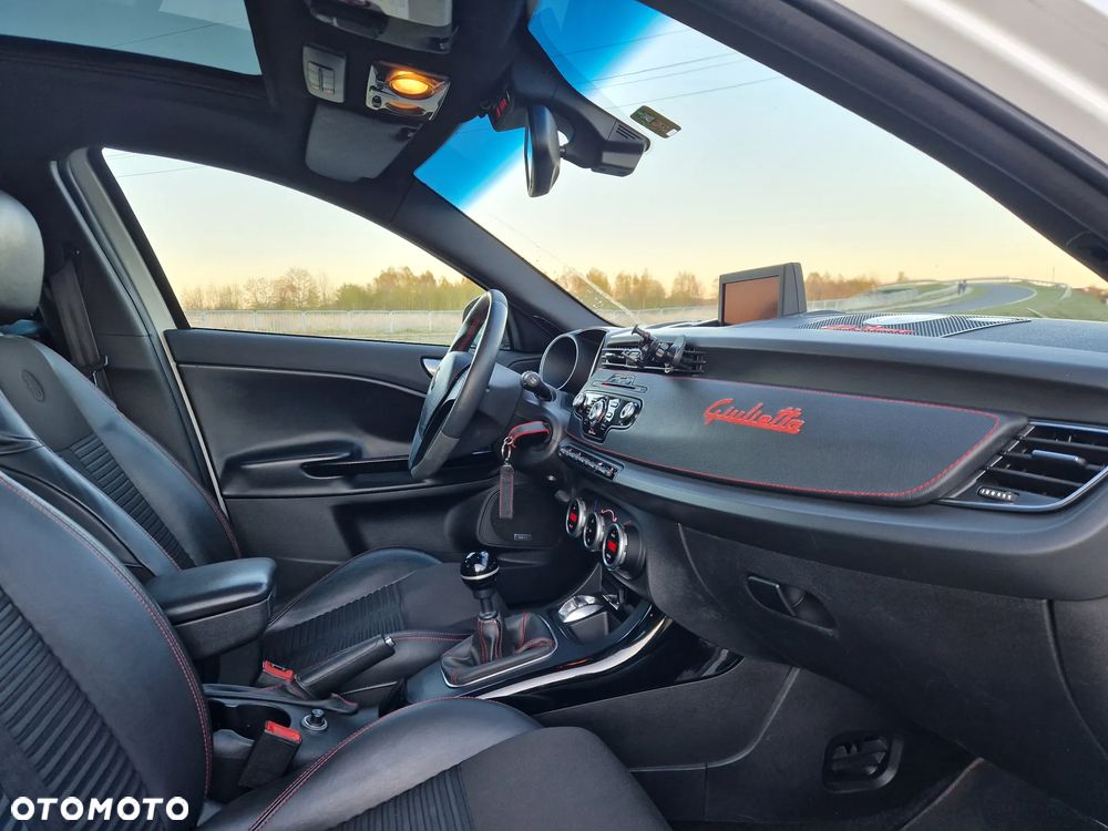 Alfa Romeo Giulietta 1750 TBi Quadrifoglio Verde - 23