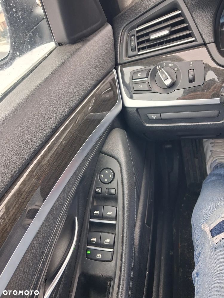 BMW Seria 5 535i xDrive Modern Line - 13