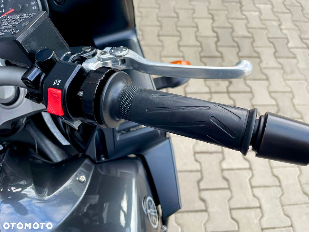 Yamaha FZ - 20