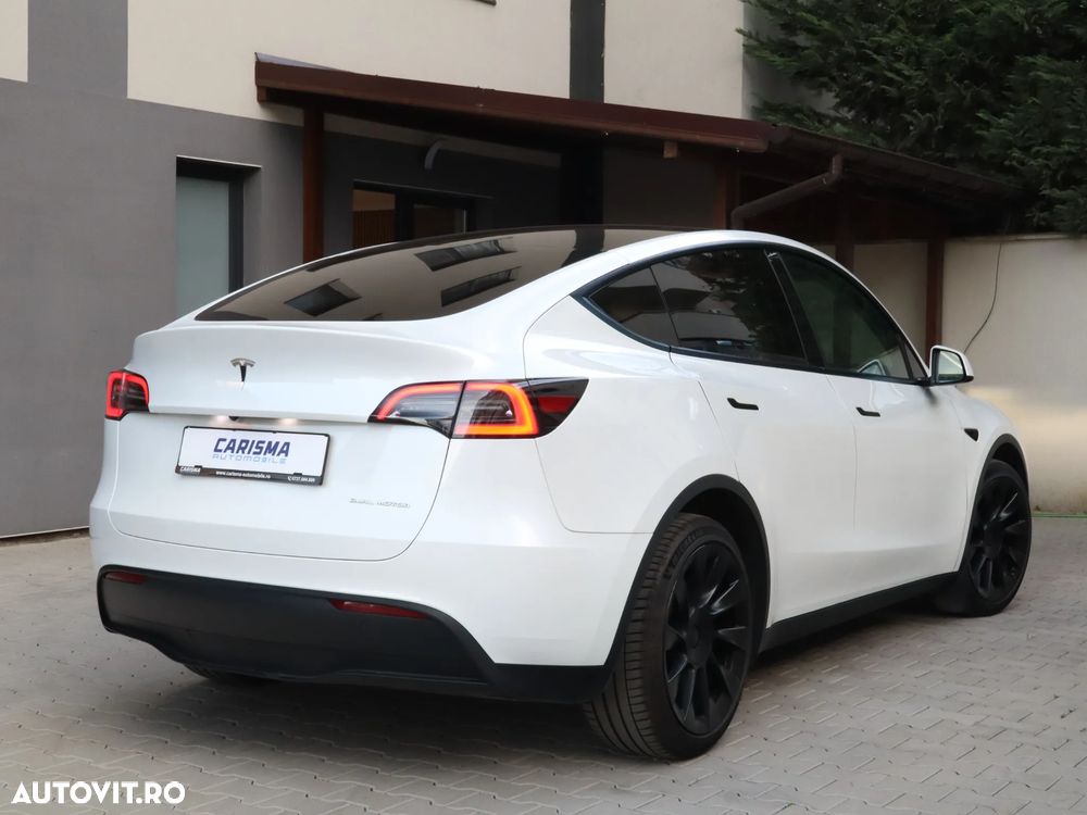 TESLA Model Y 2023 — imagine 3