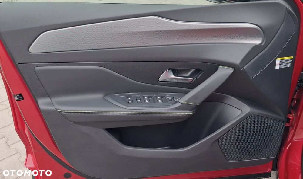 Peugeot 408 1.2 PureTech mHEV GT S&S e-DCS6 - 10