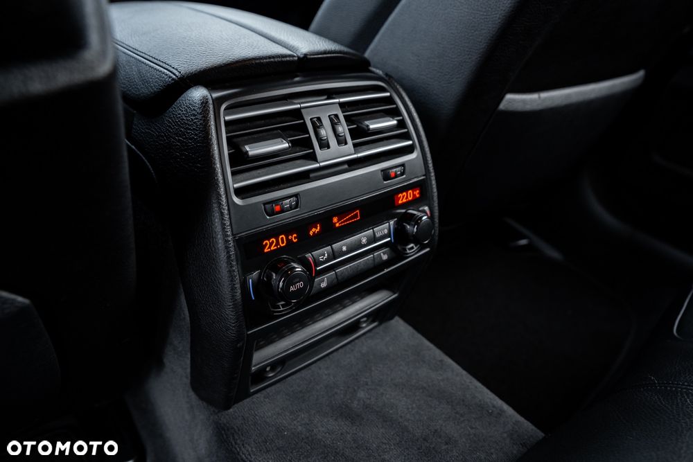 BMW Seria 7 750i xDrive - 20