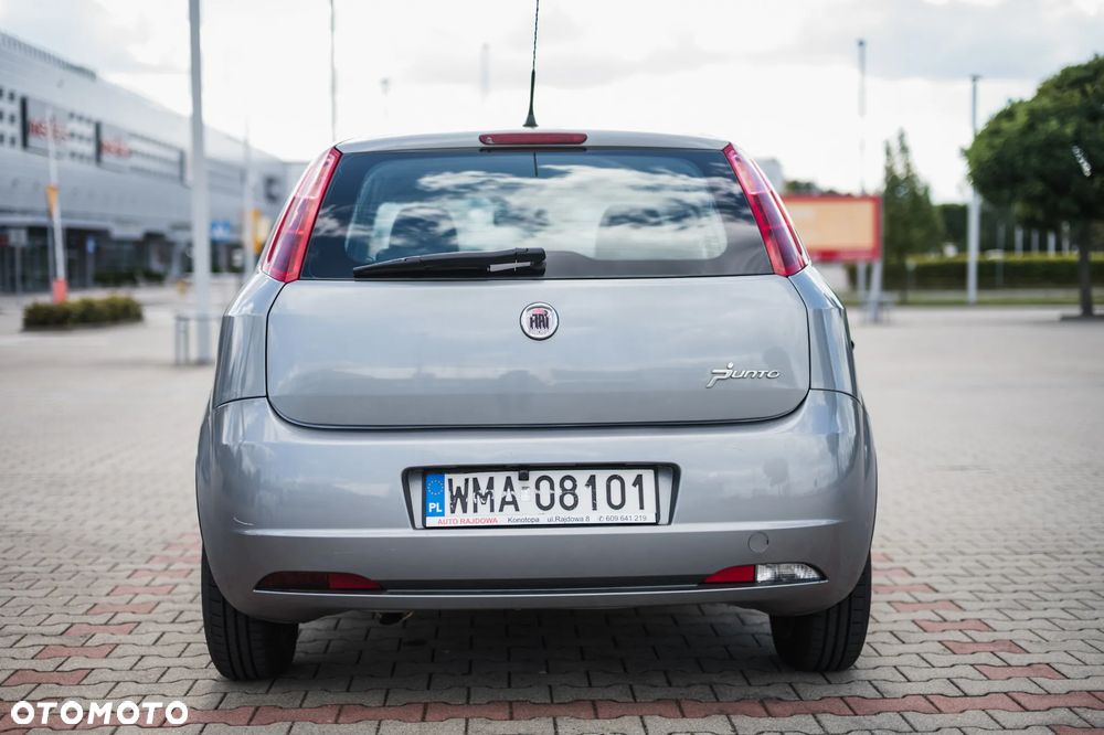 Fiat Grande Punto Actual 1.4 8V Estiva Blue&Me - 6