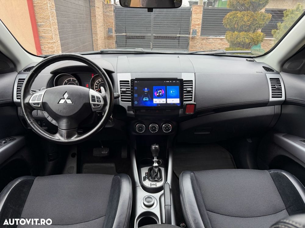 Mitsubishi Outlander - 7