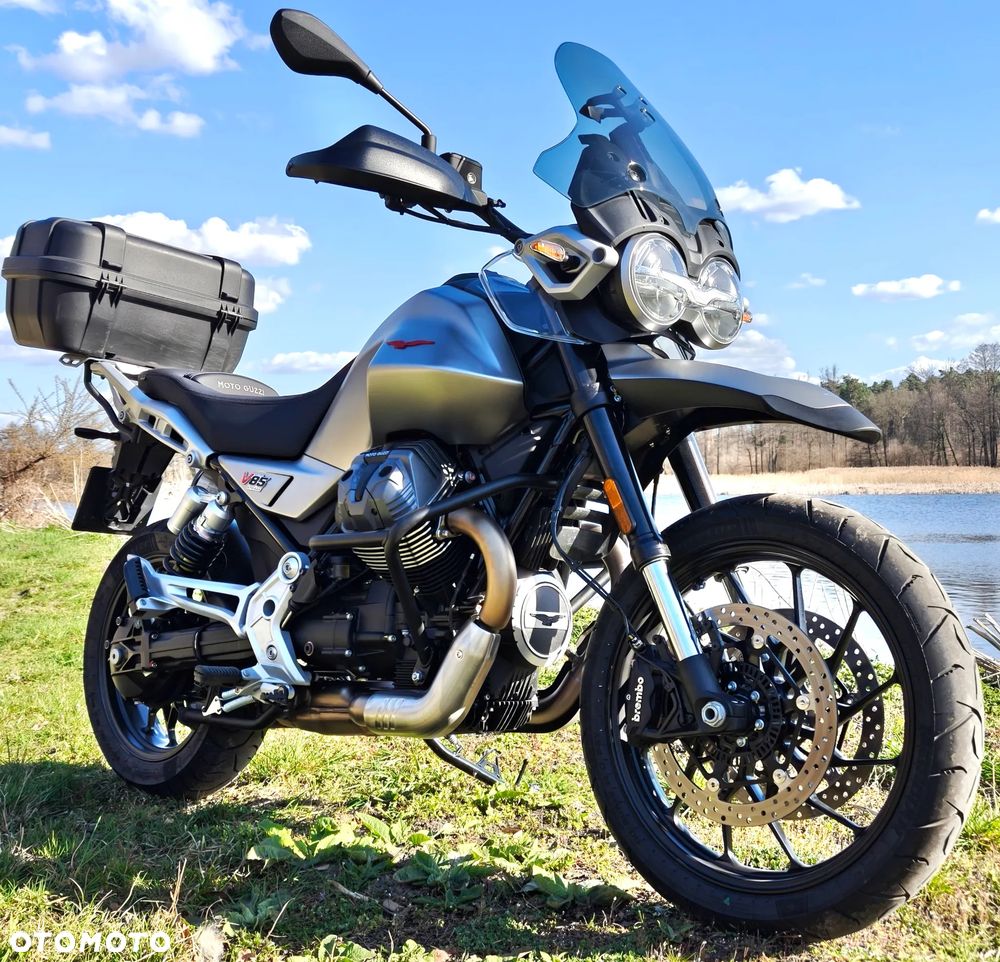 Moto Guzzi V85 - 8
