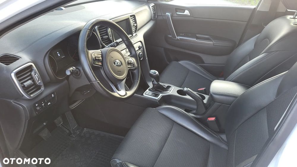 Kia Sportage 1.6 GDI L 2WD - 12