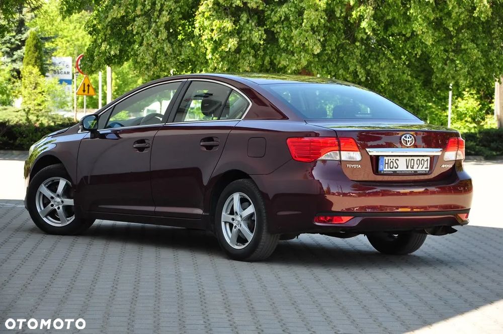 Toyota Avensis 1.6 Active - 24