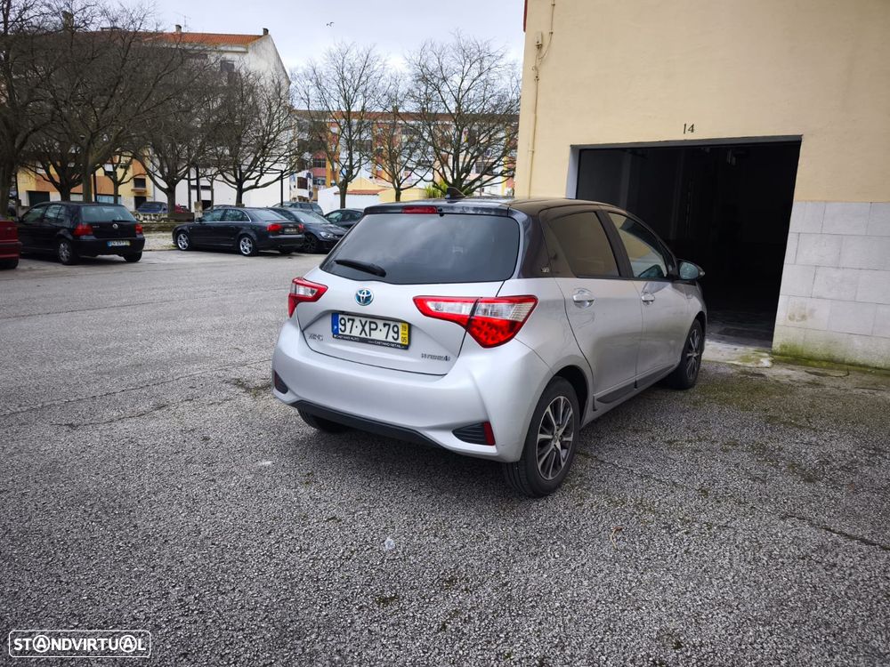 Toyota Yaris 1.5 HSD 20 Anos - 3