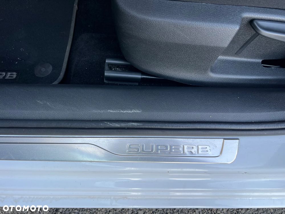 Skoda Superb 1.5 TSI Ambition DSG - 14