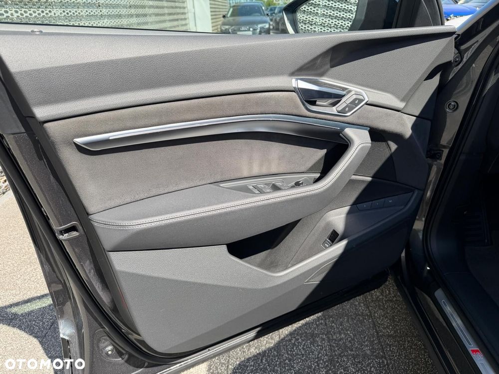 Audi e-tron 55 Quattro S Line - 16
