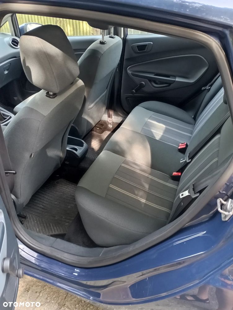 Ford Fiesta - 12