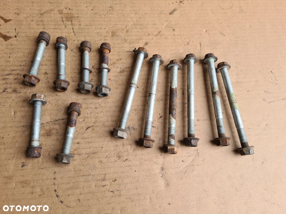 IVECO DAILY 3 99-06 śruby śruba nakrętka mocująca sanki zawieszenia przód - 1