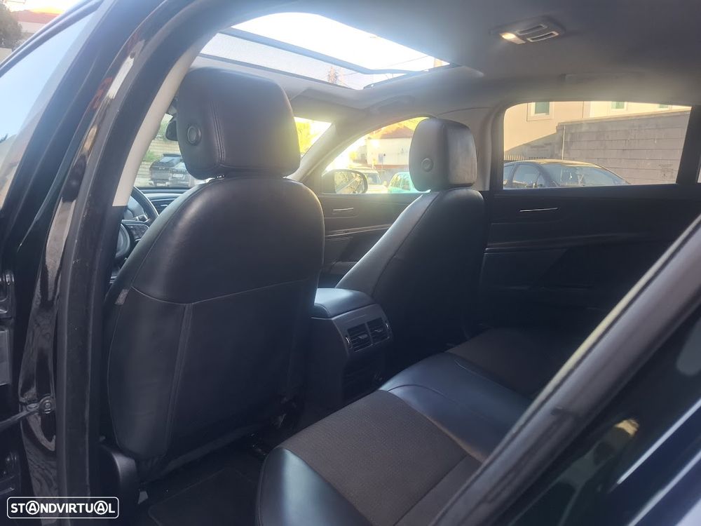 Jaguar XE 2.0 D Prestige Aut. - 32