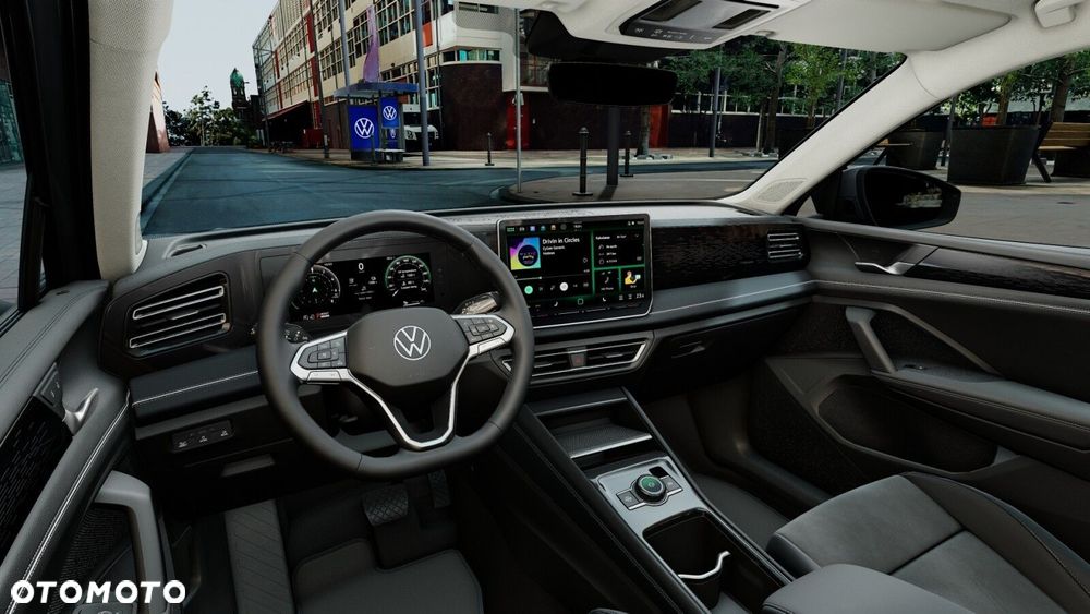 Volkswagen Tiguan - 11
