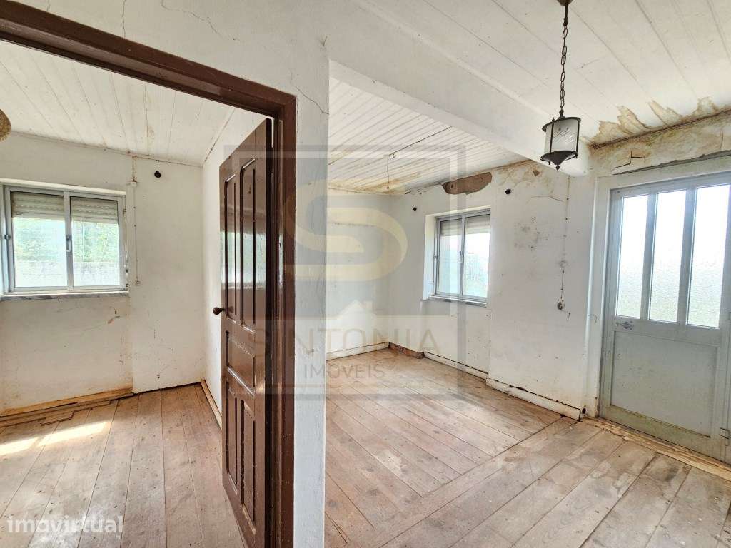 Moradia para Recuperar com Terreno de 1.600 m² na Ventosa, Cadaval - Grande imagem: 3/34