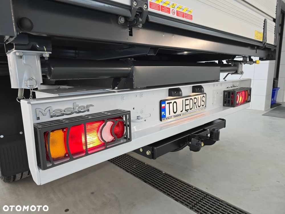 Renault MASTER 17Km WYWROTKA 3 STRONNA 1011Kg Ładowność SILNIK 2,3 AUTO NIE UŻYWANE NA GWARANCJI STAN NOWY NOWY NOWY SALON POLSKA TO SŁONIK BOGATE WYPOSAŻENIE HAK LEDY KLIMA TEMPOMAT - 20
