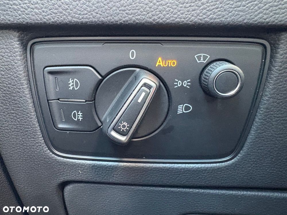 Volkswagen Passat - 29
