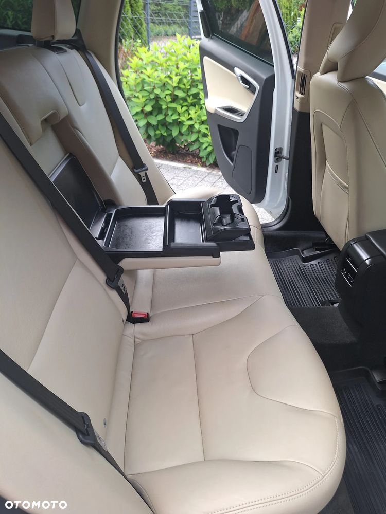 Volvo XC 60 T5 Drive-E Kinetic - 24