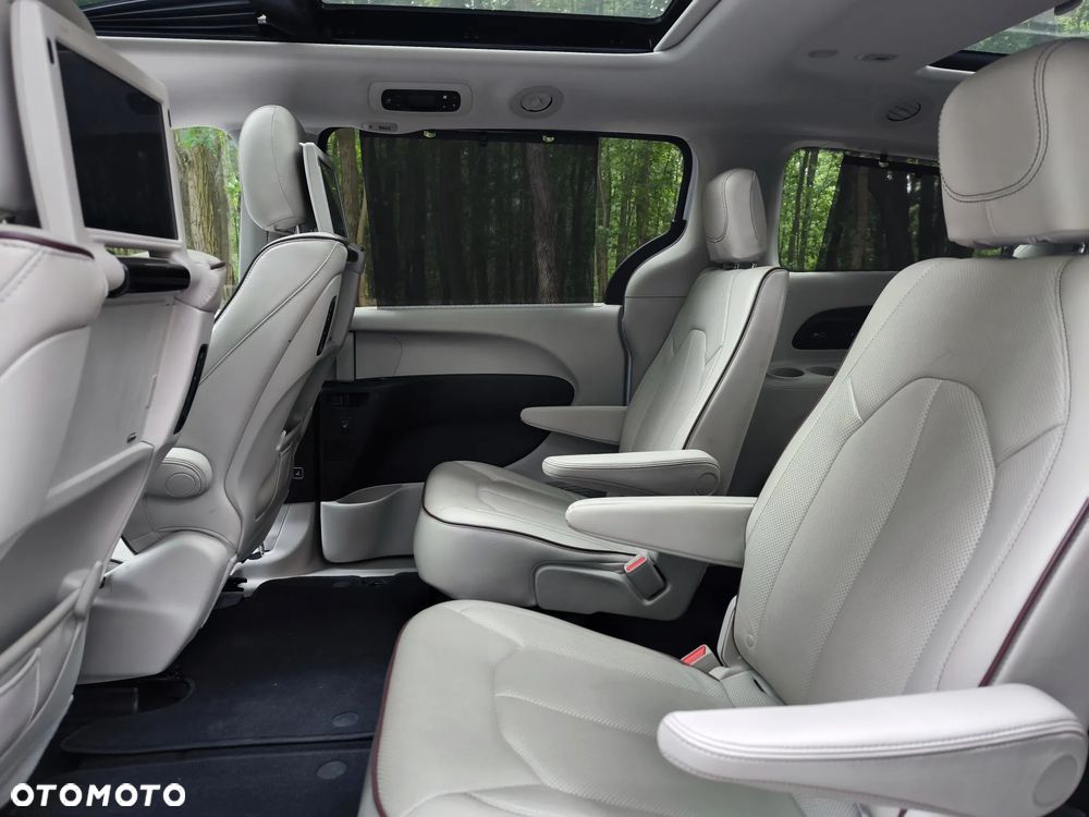 Chrysler Pacifica - 19