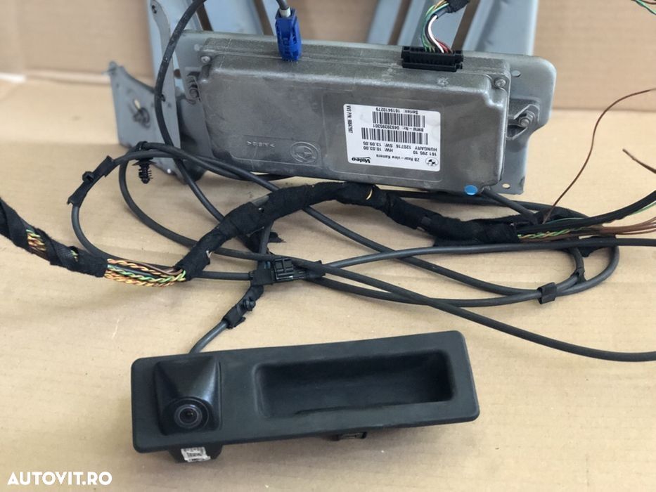 Kit complet pentru montaj camera marșarier bmw F10 F11 F30 F01 F15 F31 toate piesele sunt originale bmw - 1
