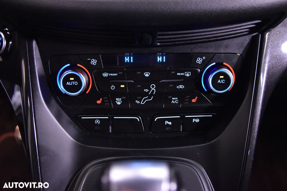 Ford Kuga 2.0 TDCi 2x4 Aut. ST-Line - 17