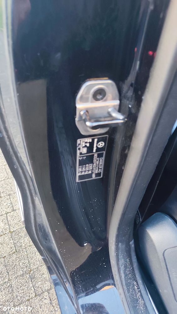 Mercedes-Benz Klasa E 220 CDI DPF BlueEFFICIENCY Automatik Avantgarde - 37