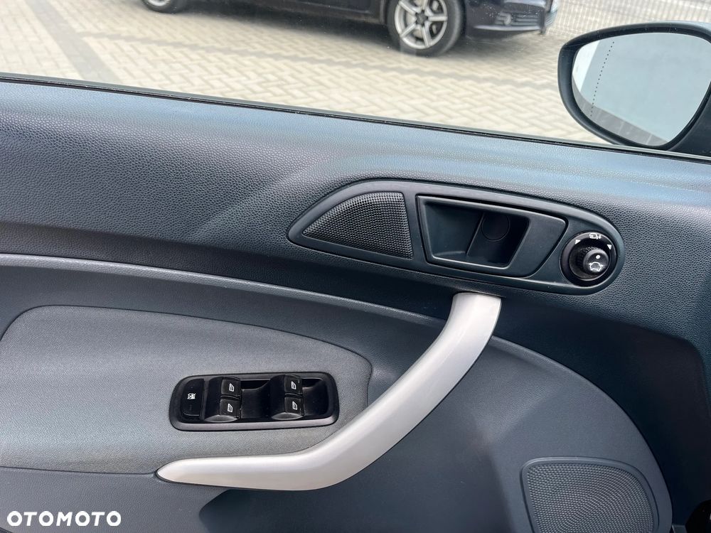 Ford Fiesta - 15