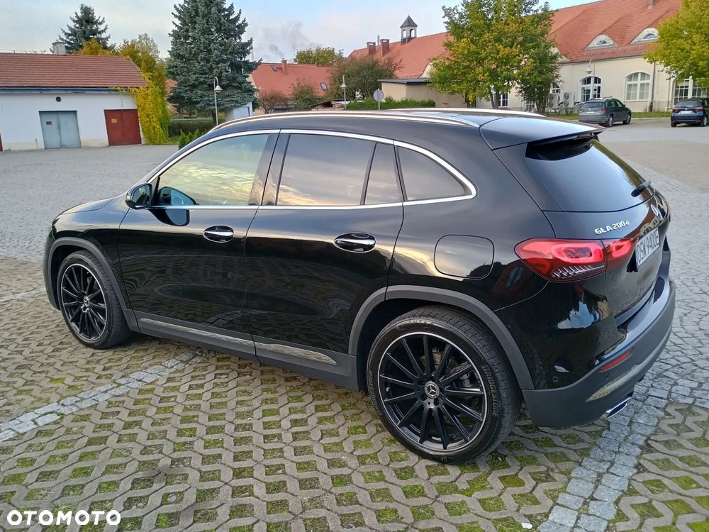 Mercedes-Benz GLA 200 d 4-Matic AMG Line - 8