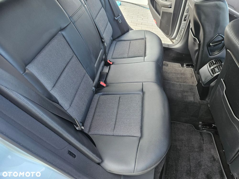Mercedes-Benz Klasa E 220 CDI BlueEff Avantgarde - 18