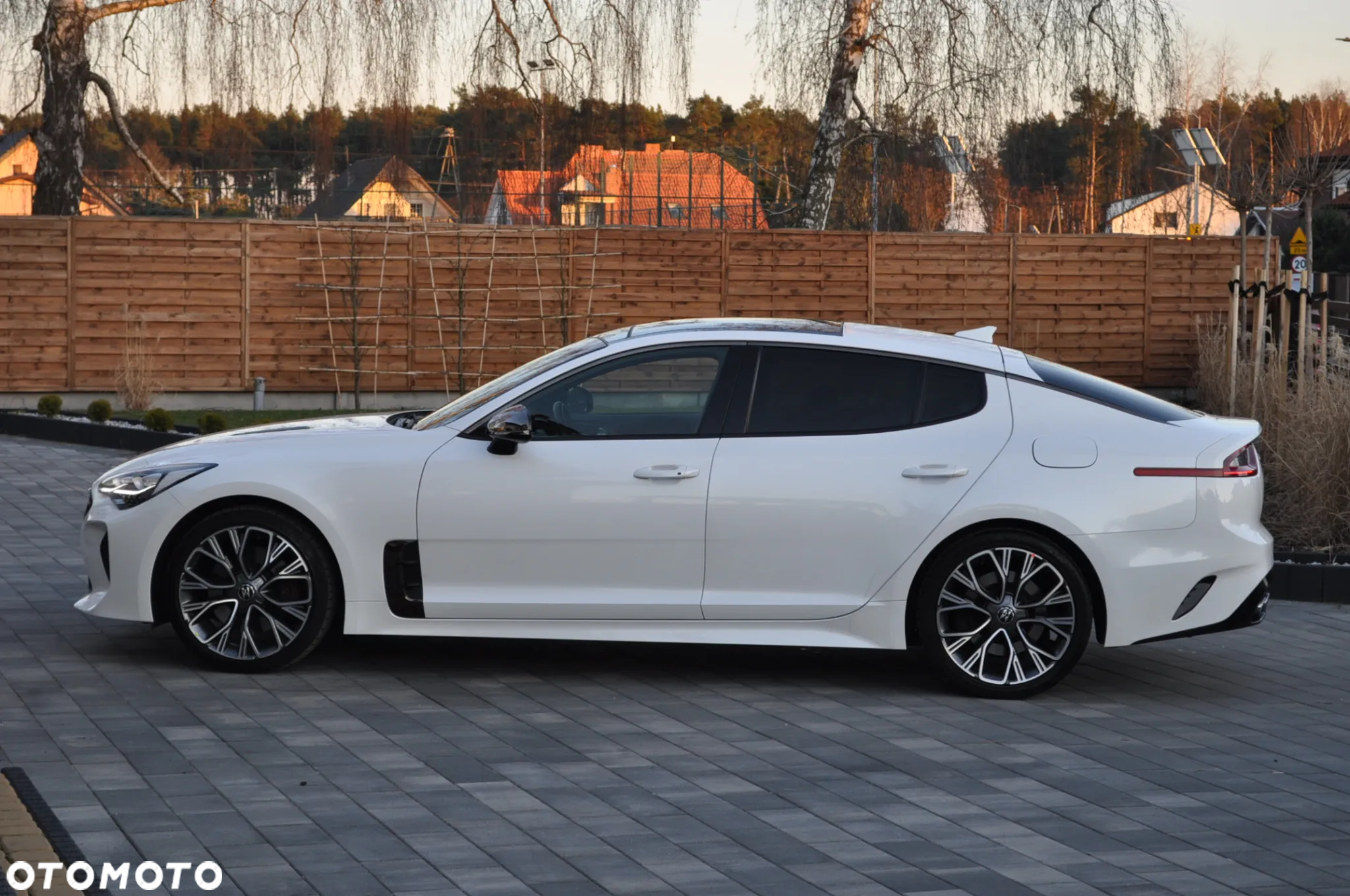 Kia Stinger 2.0 T-GDI GT Line - 23