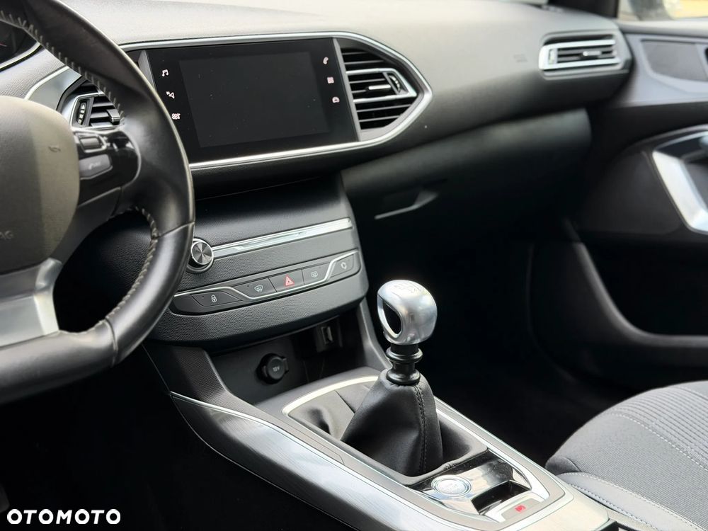 Peugeot 308 1.2 PureTech Allure S&S - 24