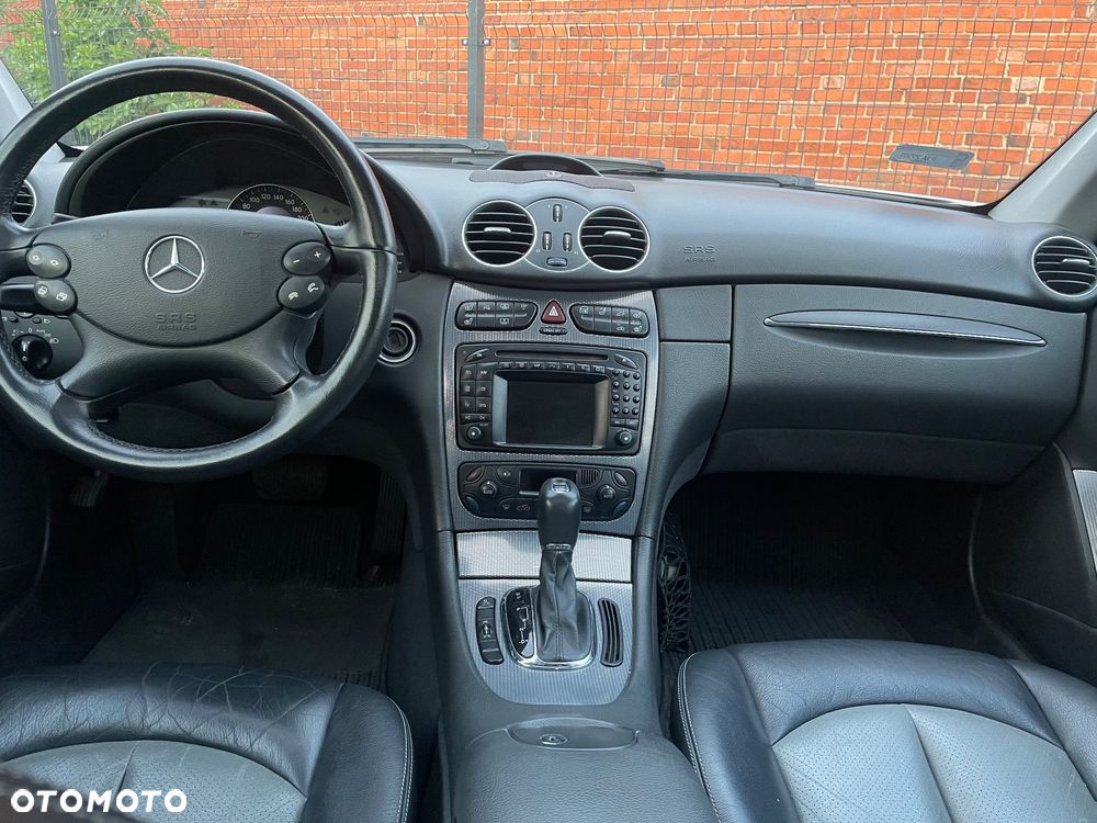 Mercedes-Benz CLK - 12