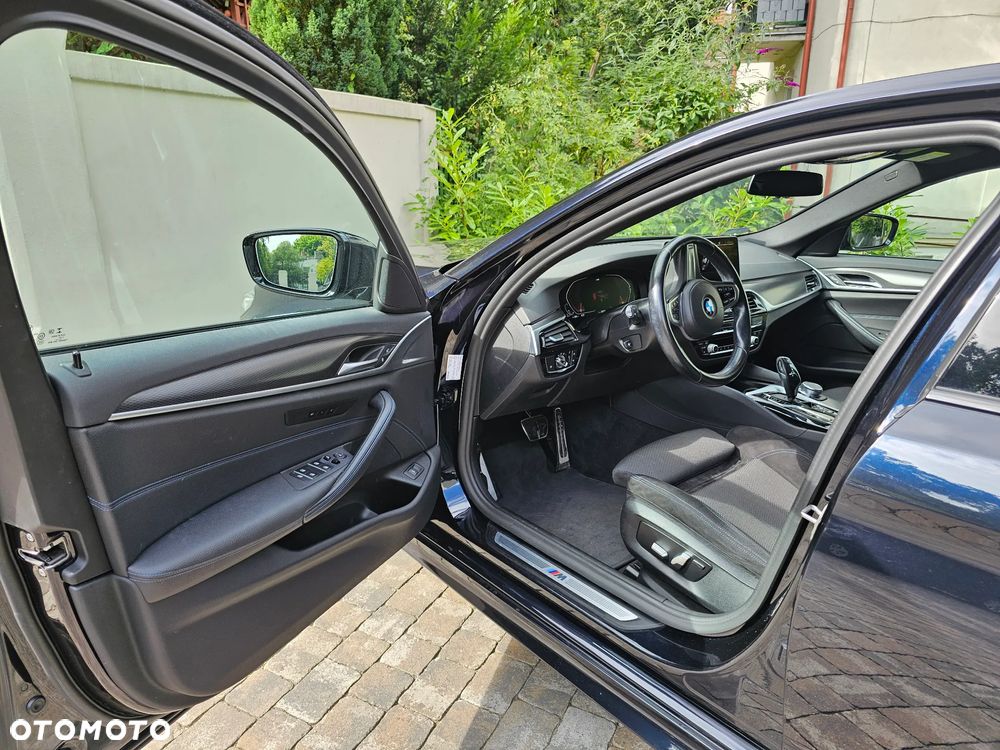 BMW Seria 5 520d xDrive - 4