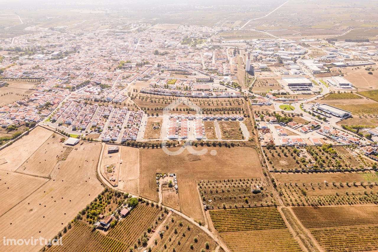 Terreno de 24000 m2 para construção | Reguengos de Monsaraz - Grande imagem: 2/21