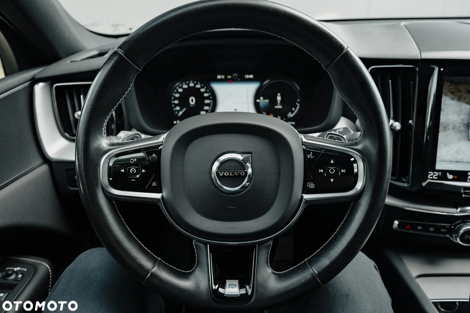 Volvo XC 60 T8 Plug-In Hybrid AWD R-Design - 21