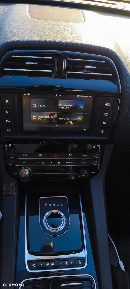 Jaguar F-Pace 2.0 i4D RWD Pure - 16