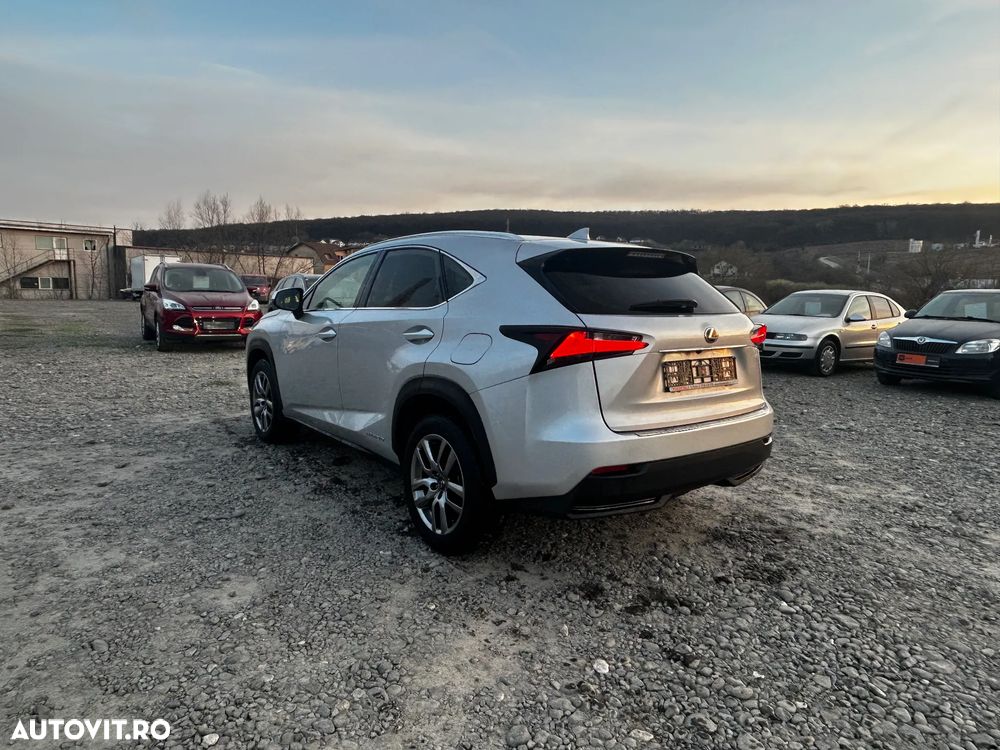 Lexus Seria NX 300h E-FOUR - 7